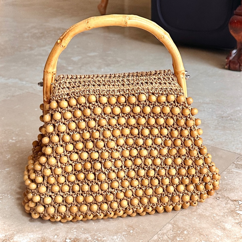 Vintage Top handle bag made of Wood Beads, thread and bamboo. Natural beige. NWT